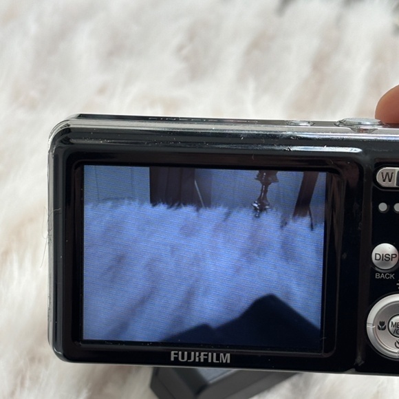 [Near Mint] Fujifilm FinePix J30 12.2MP Black Compact Digital Camera - Picture 2 of 7